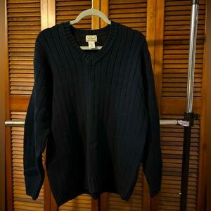 Vintage LL Bean size L means v neck navy blue sweater